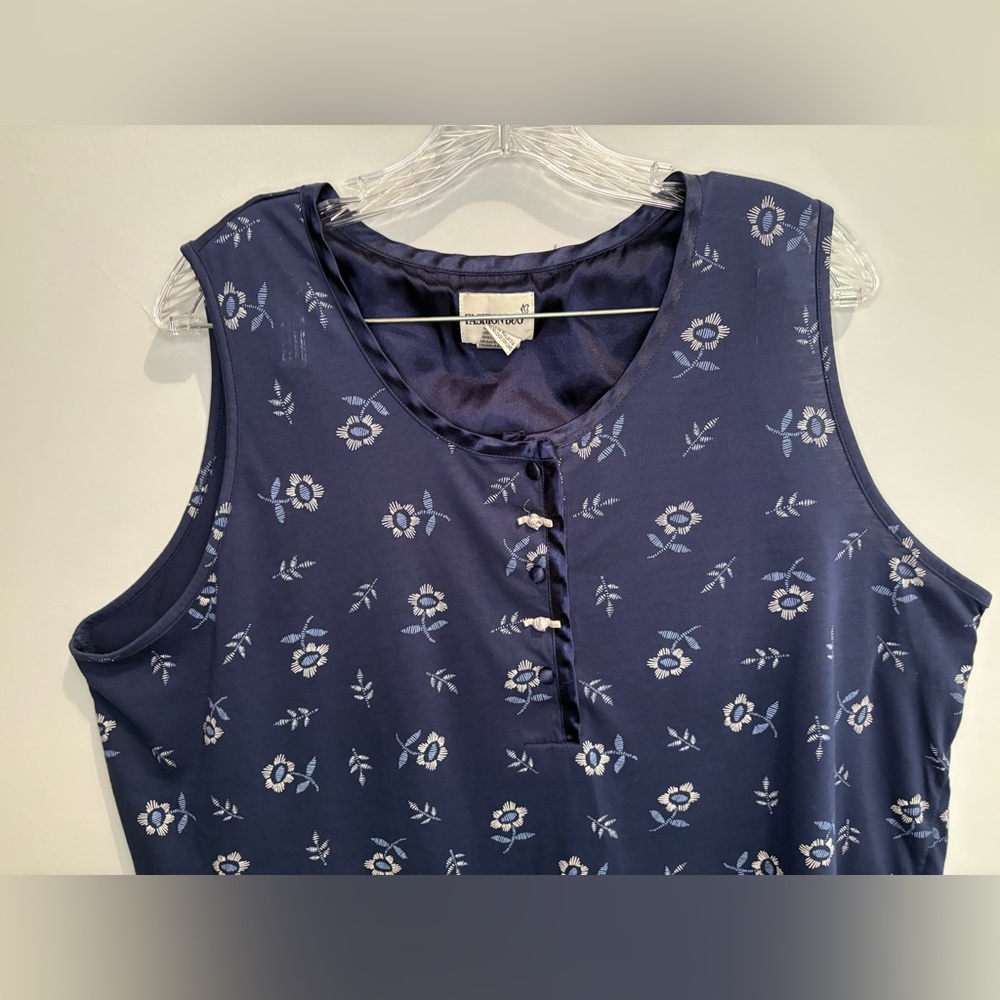 Fashion Bug Womenβs Size 22 / 24 Navy Sleeveless Blouse Floral Y2K Rose Satin - Picture 7 of 15